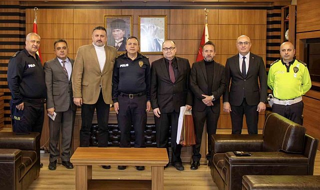 Bilecik Emniyet Müdürlüğü'nden emekli personele plaket