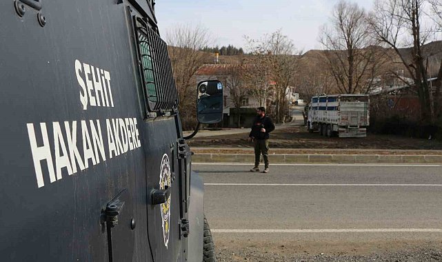 Bingöl'de polis ekiplerinden şok uygulaması