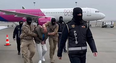 Biri Polonyo'dan, biri Bulgaristan'dan alındı! Kırmızı bültenli iki zanlı Türkiye'ye getirildi!