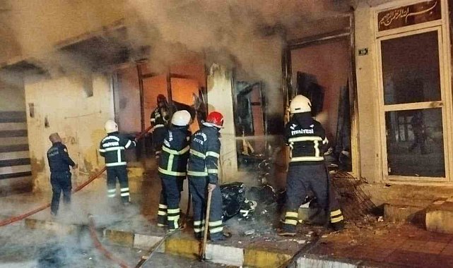 Bitişik 2 işyerinde yangın