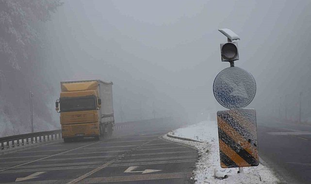 Bolu Dağı'nda sis görüş mesafesini düşürdü