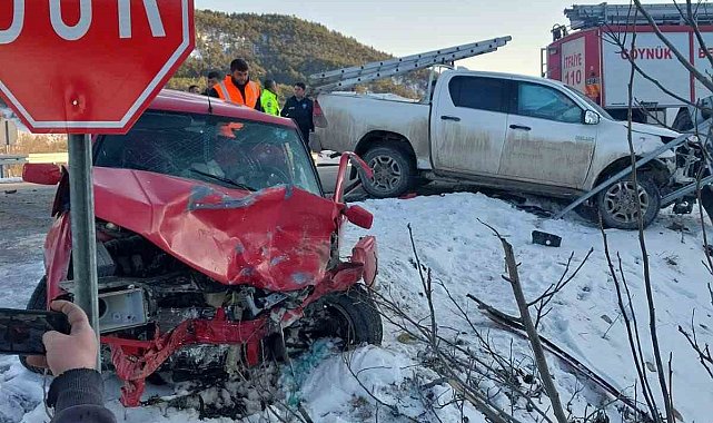 Bolu'da cip otomobille çarpıştı: 4 yaralı