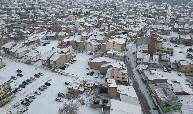 Bolvadin kar yağışı sonrası beyaza büründü