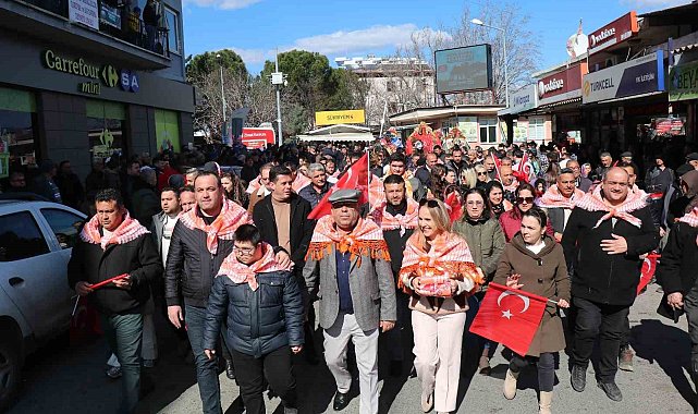 Bozdoğan'da Deve Güreşi Fesivali öncesi renkli kortej