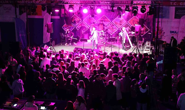 Bu konserde biletler kitap oldu