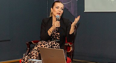 Burcu Kara, 'Bursa Bellek'in konuğu oldu