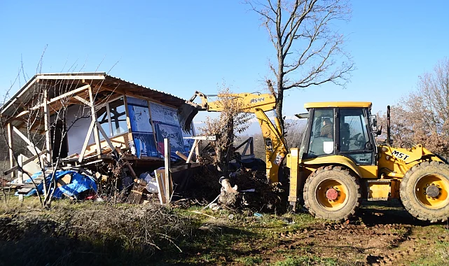 Bursa Yenişehir'de kaçak yapılar tek tek yıkılıyor