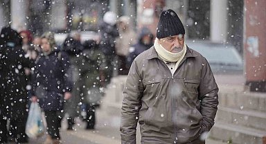 Bursa'da kar yağışı aralıklarla etkili oluyor