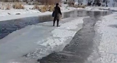 Buzu sal yapıp Çoruh'ta gezintiye çıktı