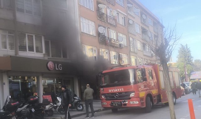 Çanakkale'de beyaz eşya dükkanında çıkan yangın korkuttu