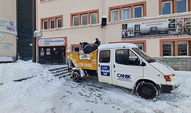 Canik'te ekipler, MSÜ sınavı için karla mücadeleyi hızlandırdı