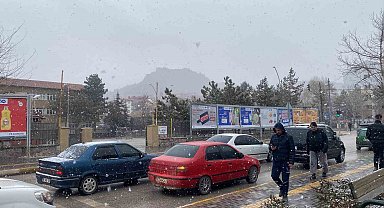 Çankırı'da kar yağışı etkili olmaya başladı