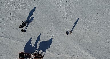 Çıldır Gölü'nde keman çalma hayali gerçek oldu