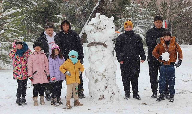Çocukların kartopu sevinci