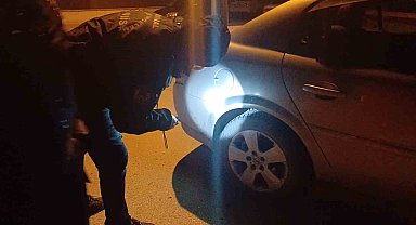Çorum'da park halindeki araç kurşunlandı, polis ekipleri harekete geçti