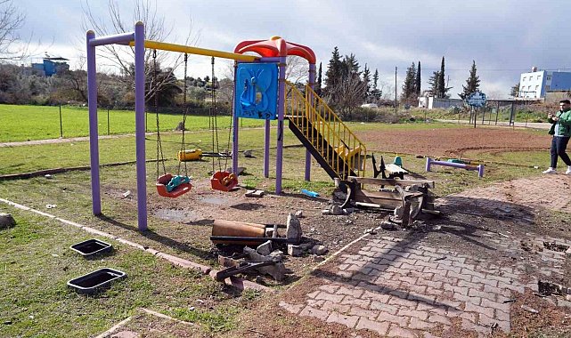 Çukurova'da çocuk parkına çirkin saldırı