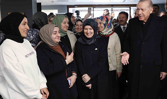 Cumhurbaşkanı Erdoğan, gençlerle bir araya geldi