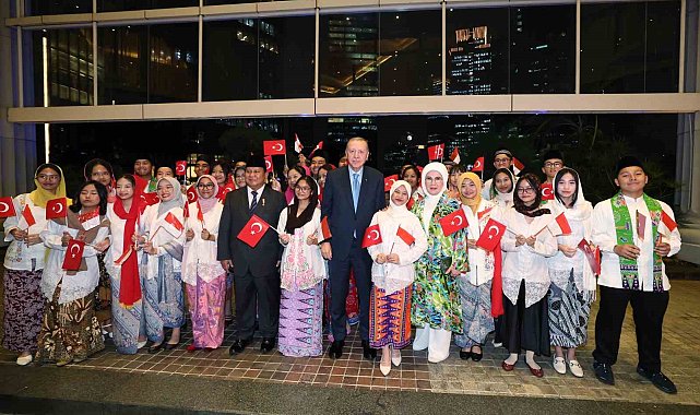 Cumhurbaşkanı Erdoğan'a Endonezya'da sevgi seli