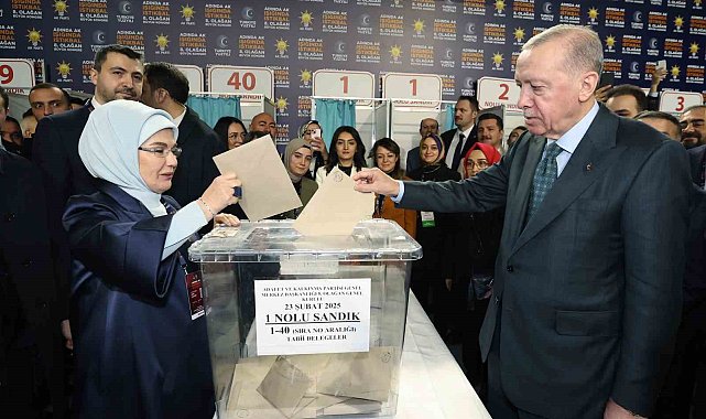 Cumhurbaşkanı ve AK Parti Genel Başkanı Erdoğan, AK Parti 8. Olağan Büyük Kongresi'nde oyunu kullandı