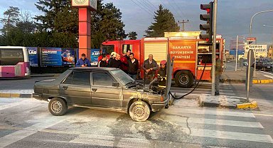 D-100'de panik anları: Otomobil bir anda alev aldı