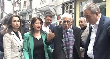 DEM Partili İmralı Heyeti basın açıklaması yapacakları Taksim'deki otele geldi