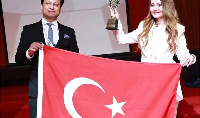 Denizli Gülsüm Öğretmen Küresel Eğitim Ödüllerine damga vurdu