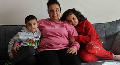 Depremde evleri ağır hasar alan aile, TOKİ konutlarında artık güvenle yaşıyor