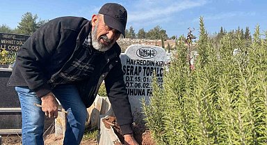 Depremin üzerinden 2 yıl geçti ama mezarlıktaki acı ilk günkü gibi