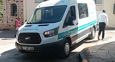 Devrilen traktörün altında kalan çiftçi hayatını kaybetti