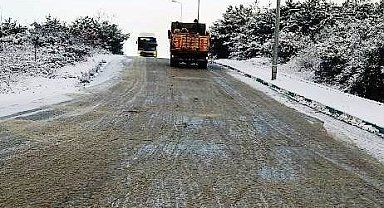 Dilovası'nda yollar buza karşı tuzlanıyor