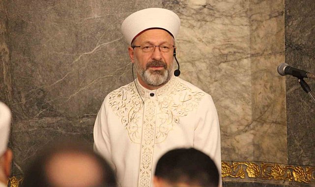 Diyanet İşleri Başkanı Erbaş Konya'da ilk teravih namazını kıldırdı