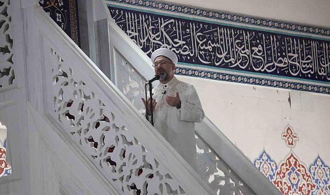 Diyanet İşleri Başkanı Erbaş: "Lüks ve israfın sergilendiği, ihtiyaç sahiplerinin unutulduğu iftar sofraları kurmayalım"