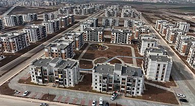 Diyarbakır'da orta hasardan ağır hasarlı durumuna gelen 2 bin 600 yapıda süreç devam ediyor