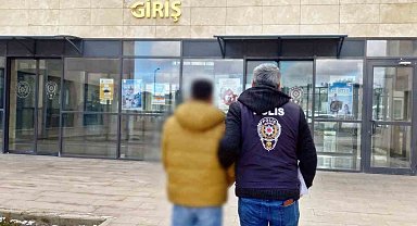 Dolandırıcılık suçundan aranan şahıs yakalandı