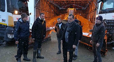Düzce'de kar timleri kontak kapatmıyor