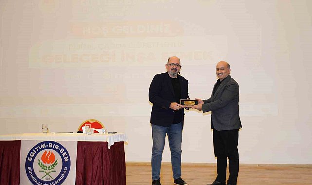 Eğitim-Bir-Sen Adana Şubesi'nden "Dijital Çağda Öğretmenlik" Konferansı