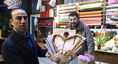 Elazığ'da 14 Şubat'a özel cevizli sucuk buketi