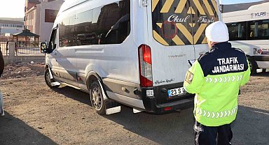 Elazığ'da jandarmadan okul önlerinde denetim