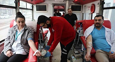 Elazığlı sağlık çalışanlarından örnek davranış: Kan bağışında bulundular