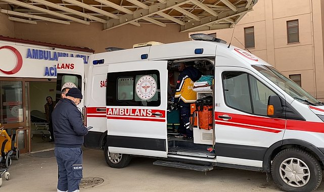 Elektrikli battaniye nedeniyle çıkan yangında yaşlı adam ağır yaralandı