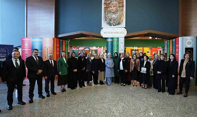 Emine Erdoğan, 2. Şule Yüksel Şenler Kitap ve Kültür Günleri programı'nın açılışına katıldı