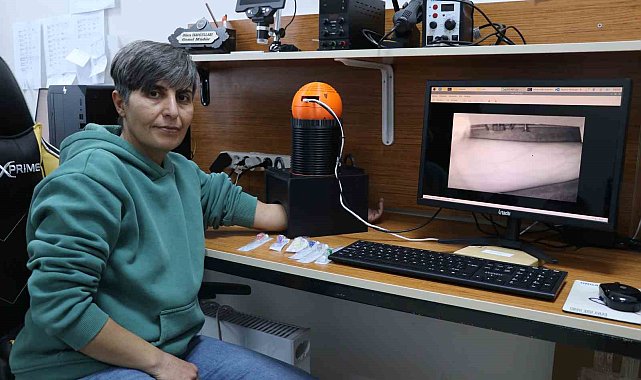Enkaz altında kalanlardan etkilendi, damar yolu açma robotu geliştirdi