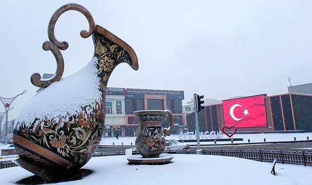 Erzincan'a kar yeniden geliyor