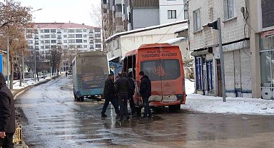 Erzurum'da trafik kazası; 4 yaralı