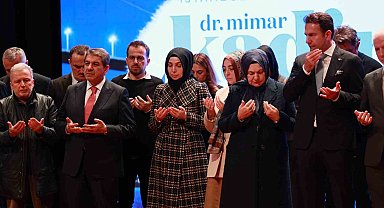 Esenler Belediyesi Topbaş'ı, "İstanbul'un Kadir Abisi" programıyla andı