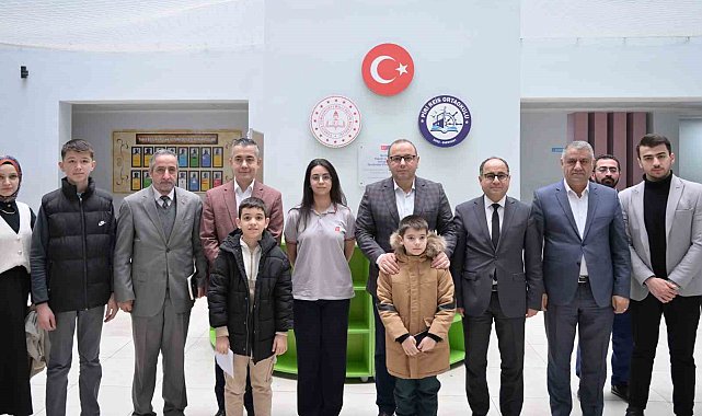 Esenyurt Belediyesi Başkan Vekili Can Aksoy'dan öğrencilere destek