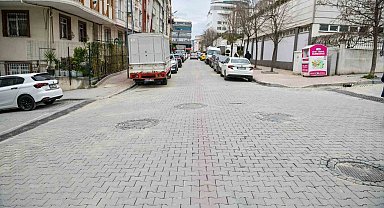 Esenyurt'ta yıllardır bozuk olan yollar yenileniyor