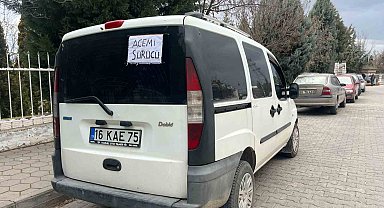 Eskişehir'de dikkat çeken yazı: 'Acemi Sürücü'