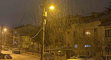 Eskişehir'de kar yağışı başladı