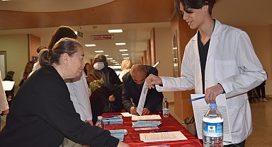 ESOGÜ Hastanesi'nde kanser bilgilendirme standı açıldı